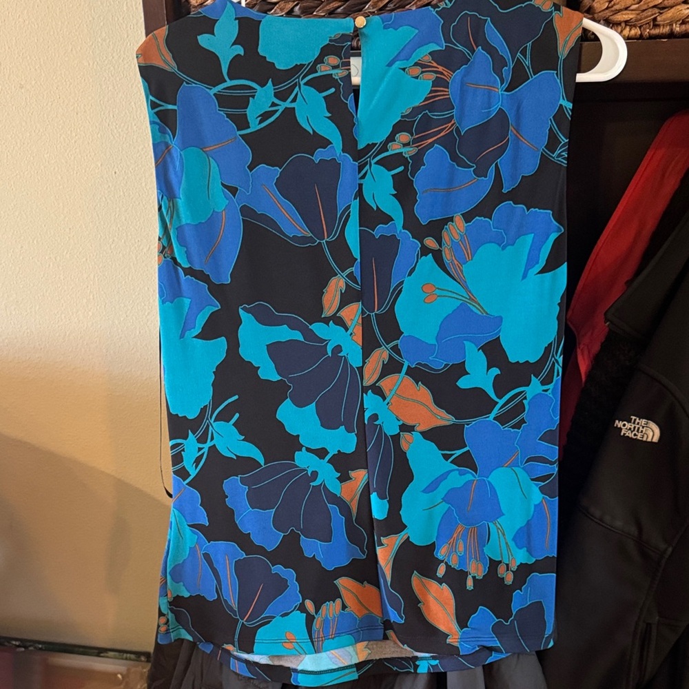 Calvin Klein Black and Blue Floral Top - Picture 6 of 8